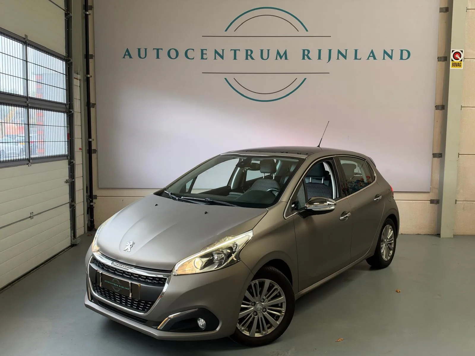 Peugeot 208 (2015) — foto 1