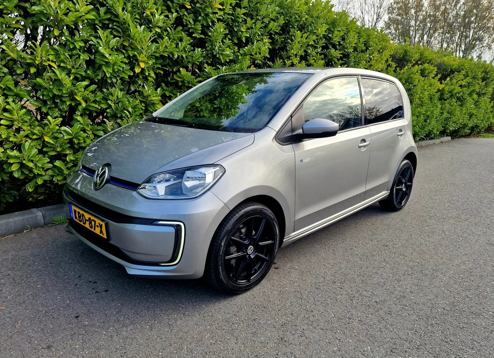 Volkswagen e-Up! (2018) — foto 1