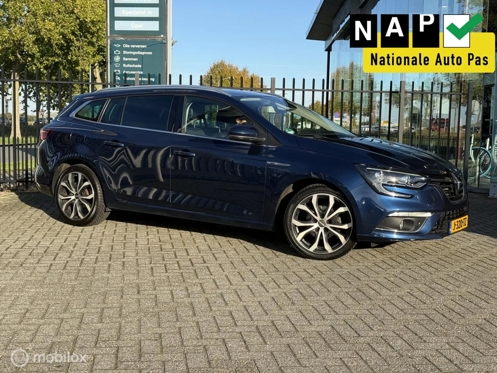 Renault Mégane (2020) — foto 1