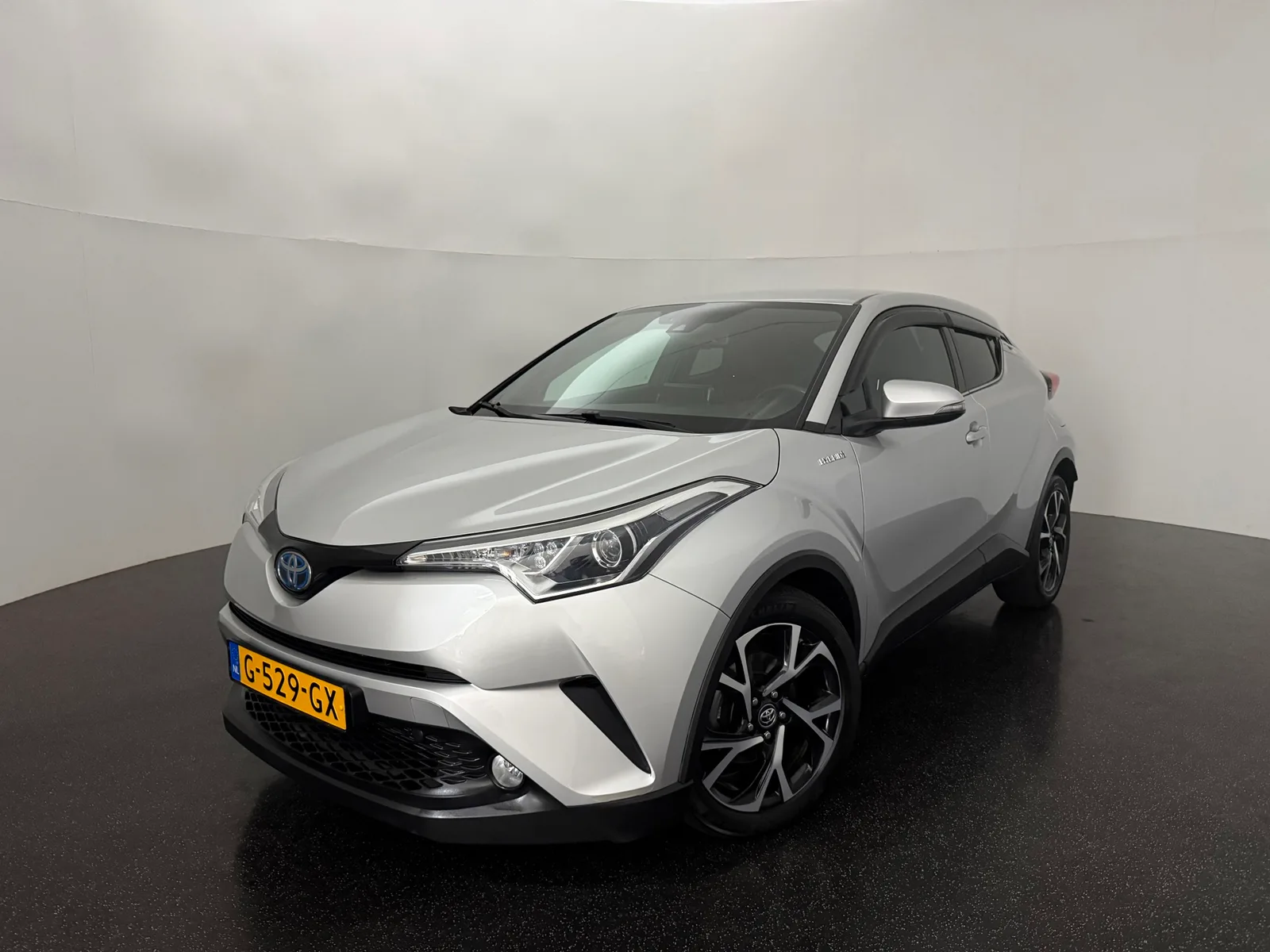 Toyota C-HR (2019) — foto 1