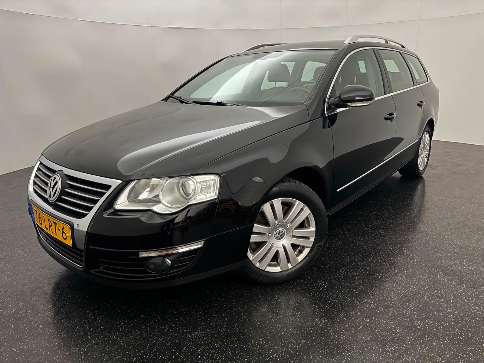 Volkswagen Passat (2010) — foto 1