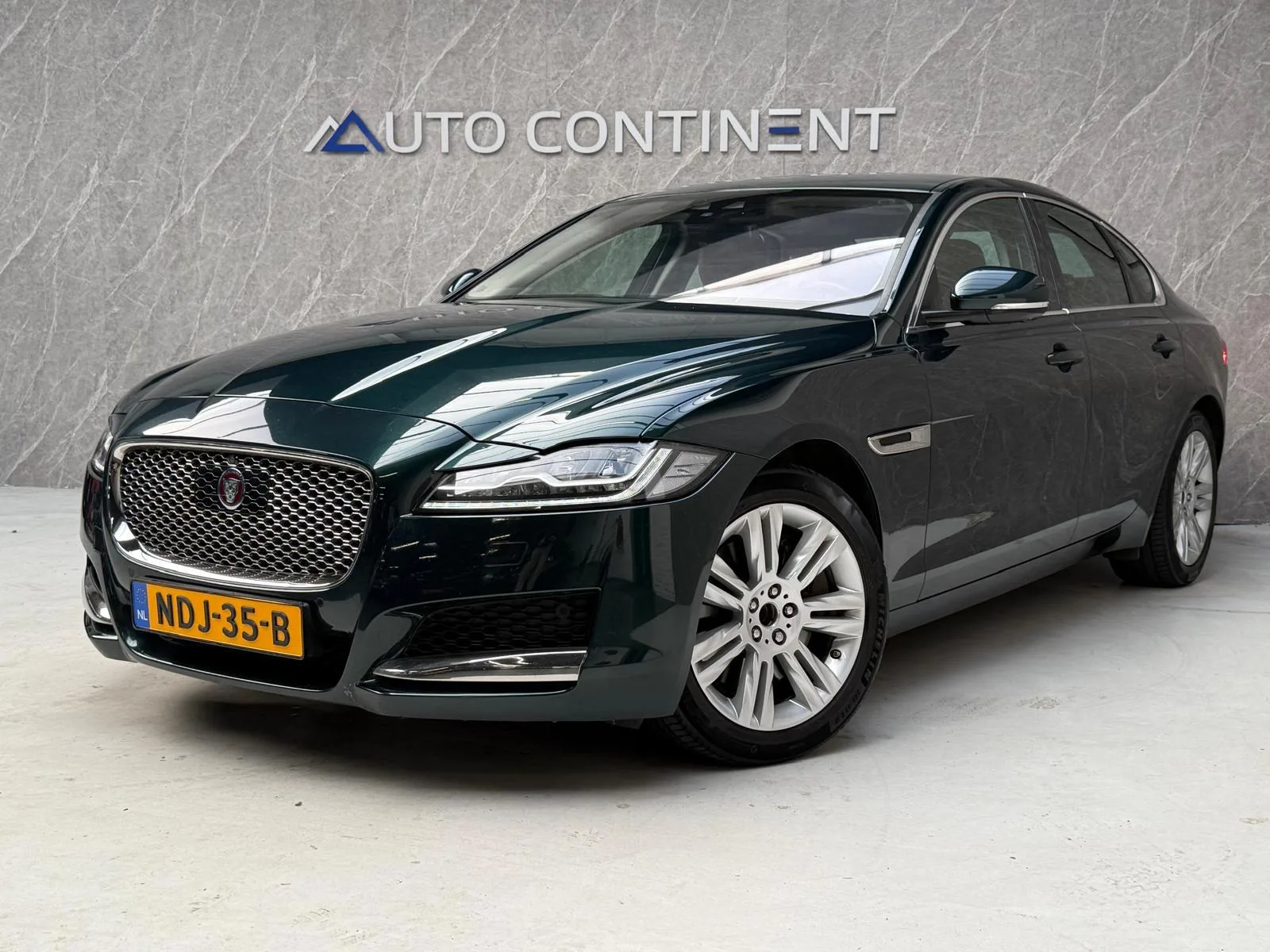 Jaguar XF (2016) — foto 1