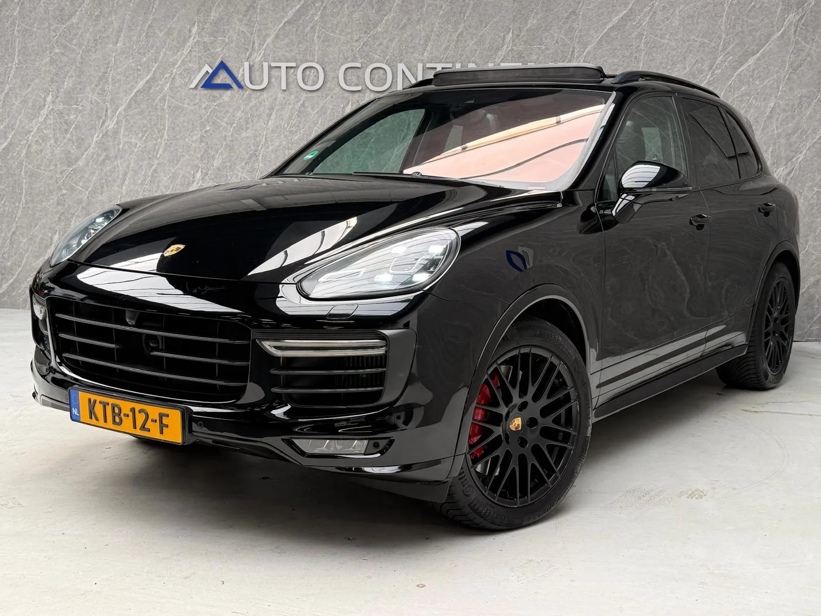 Porsche Cayenne (2015) — foto 1