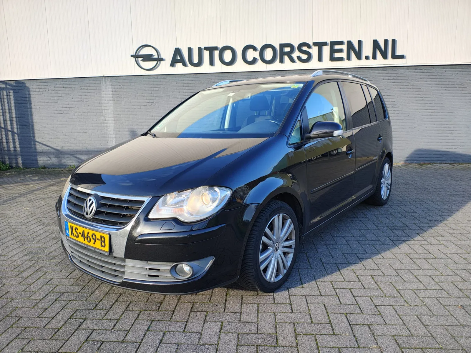 Volkswagen Touran (2008) — foto 1