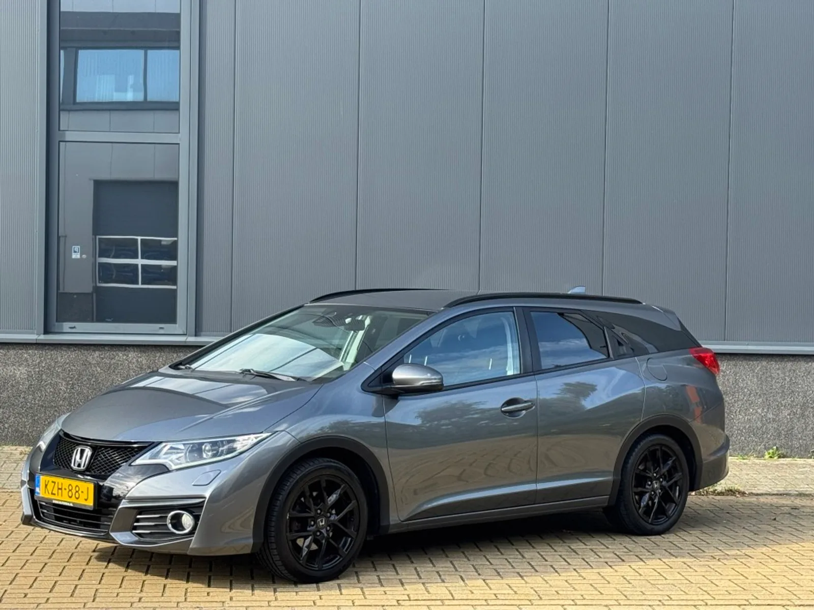 Honda Civic (2016) — foto 1