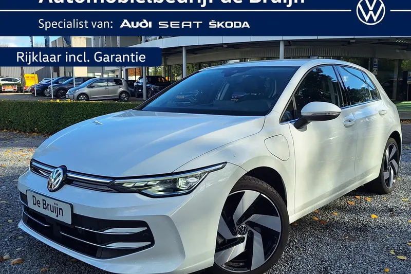 Volkswagen Golf (2024)