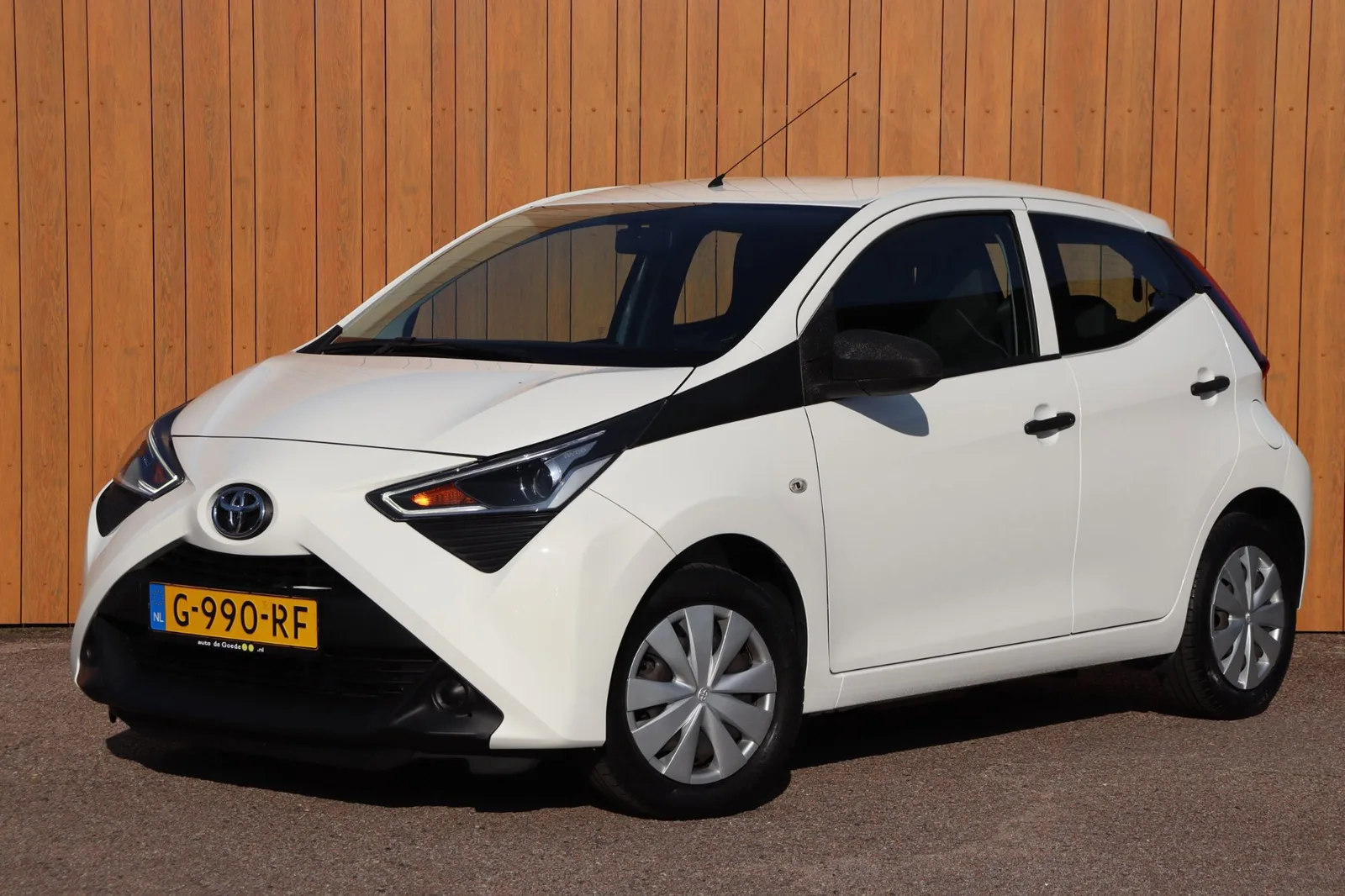 Toyota Aygo (2019) — foto 1