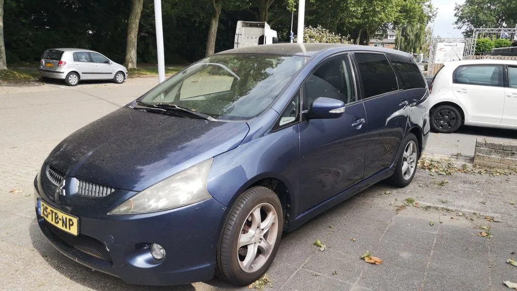 Mitsubishi Grandis (2006) — foto 1