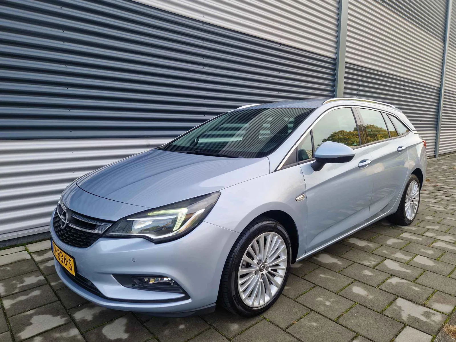Opel Astra (2017) — foto 1