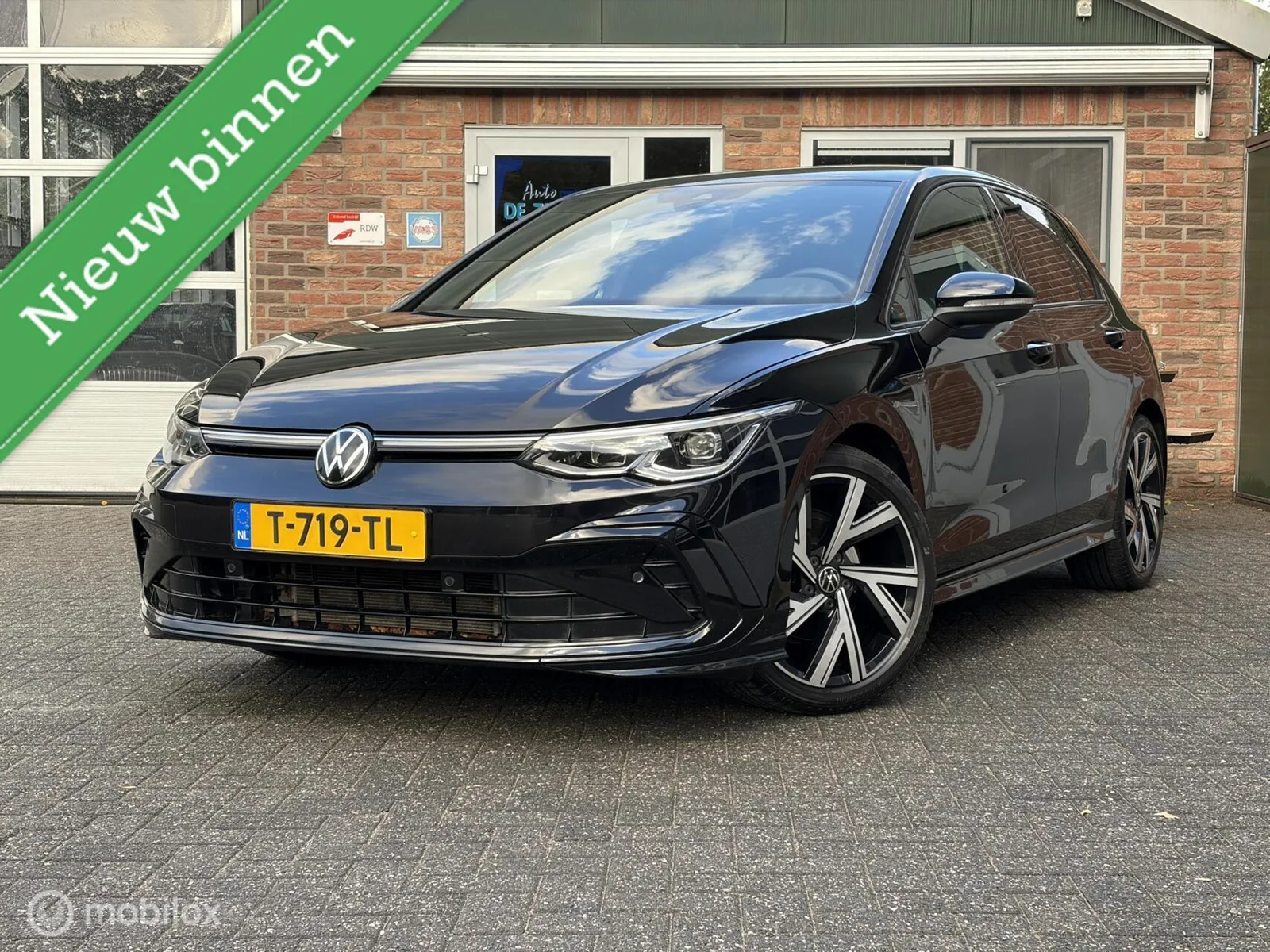 Volkswagen Golf (2023) — foto 1