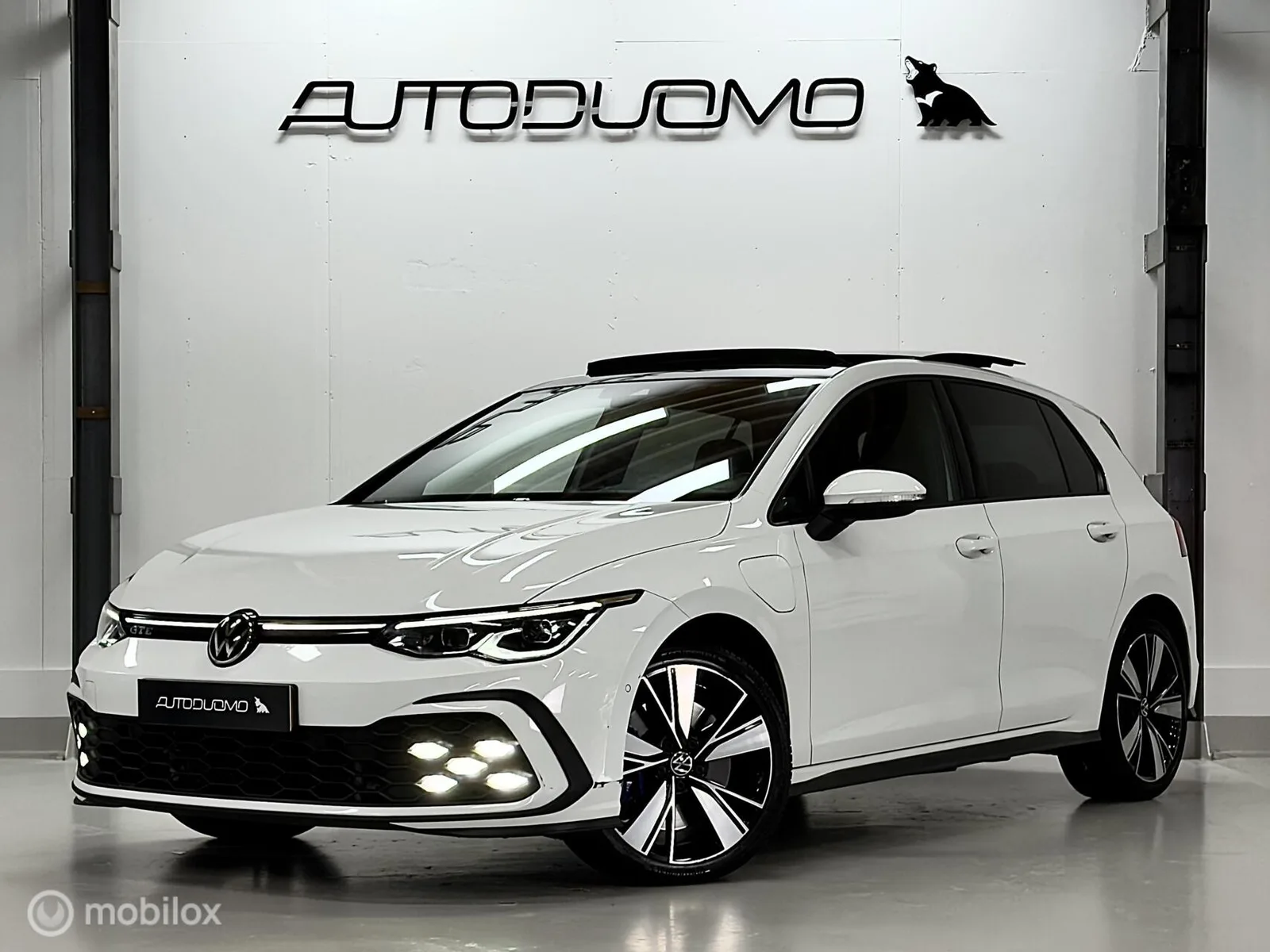 Volkswagen Golf (2021) — foto 1