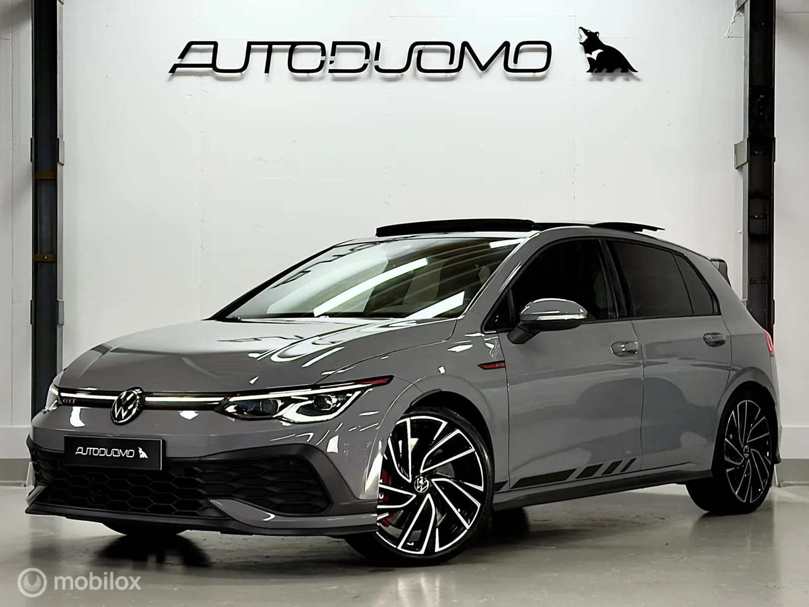 Volkswagen Golf (2021) — foto 1