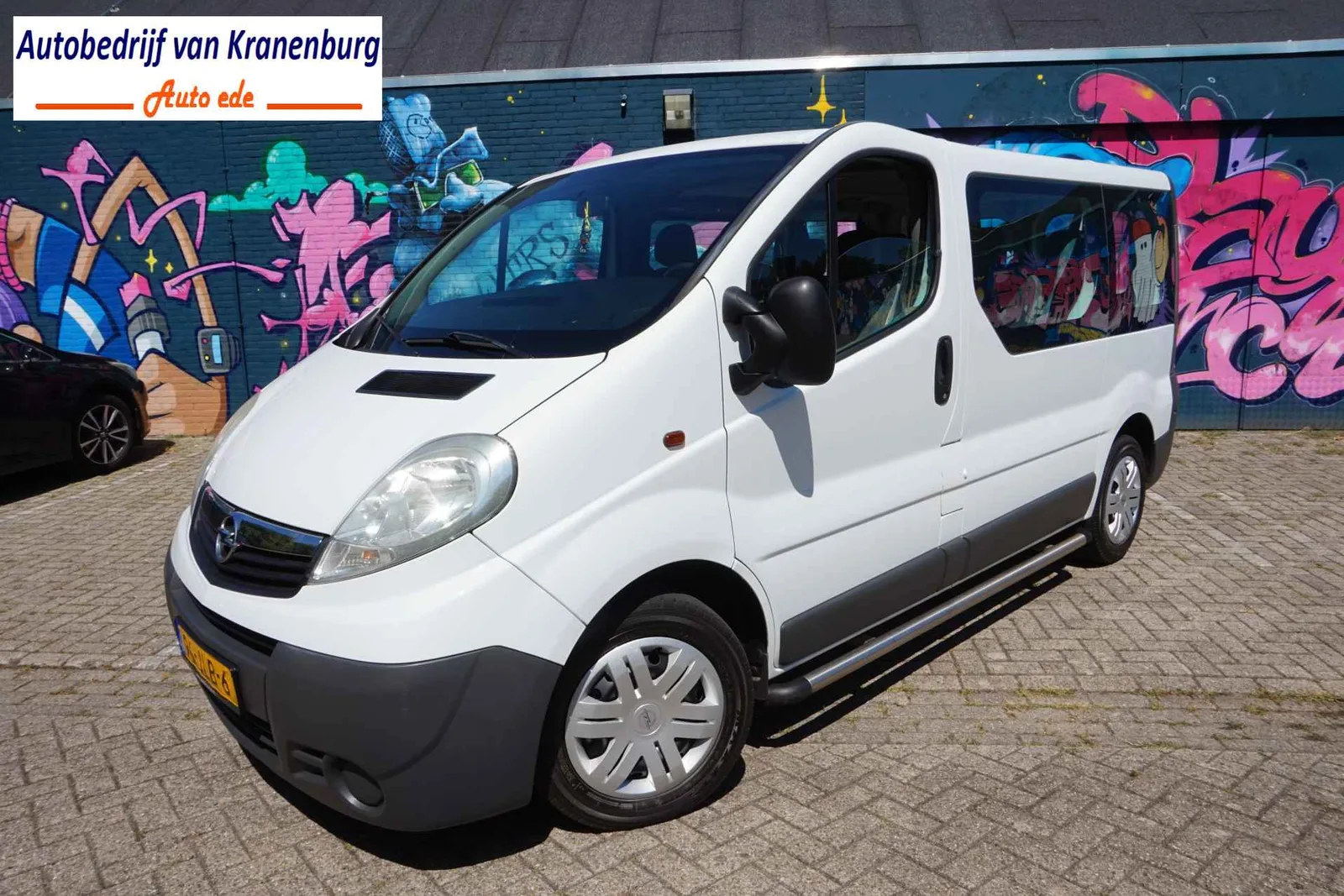 Opel Vivaro (2009) — foto 1