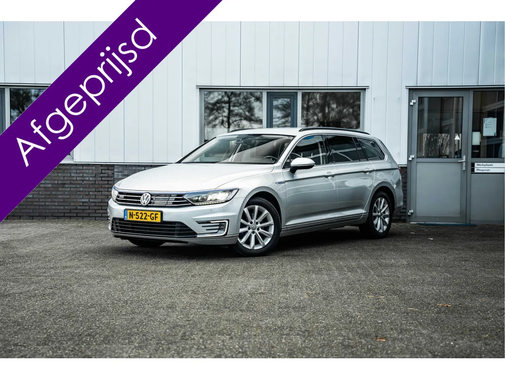 Volkswagen Passat (2017) — foto 1