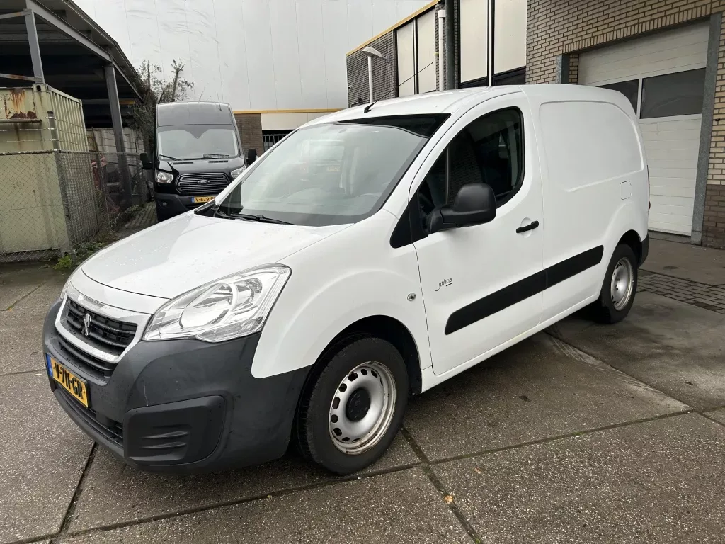 Peugeot Partner (2017) — foto 1