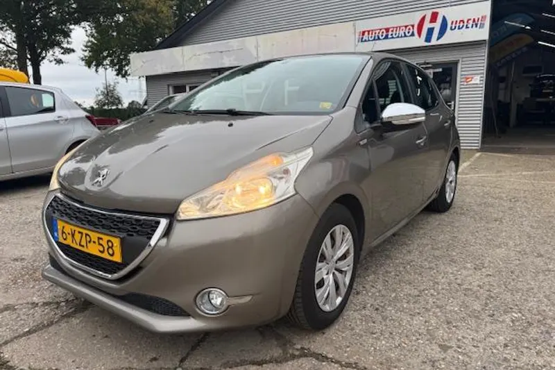 Peugeot 208 (2013)