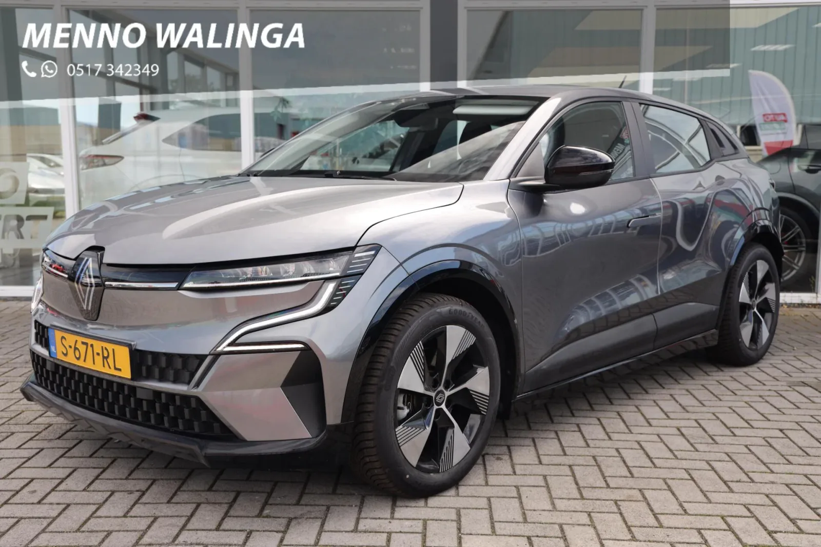 Renault Mégane E-Tech (2023) — foto 1