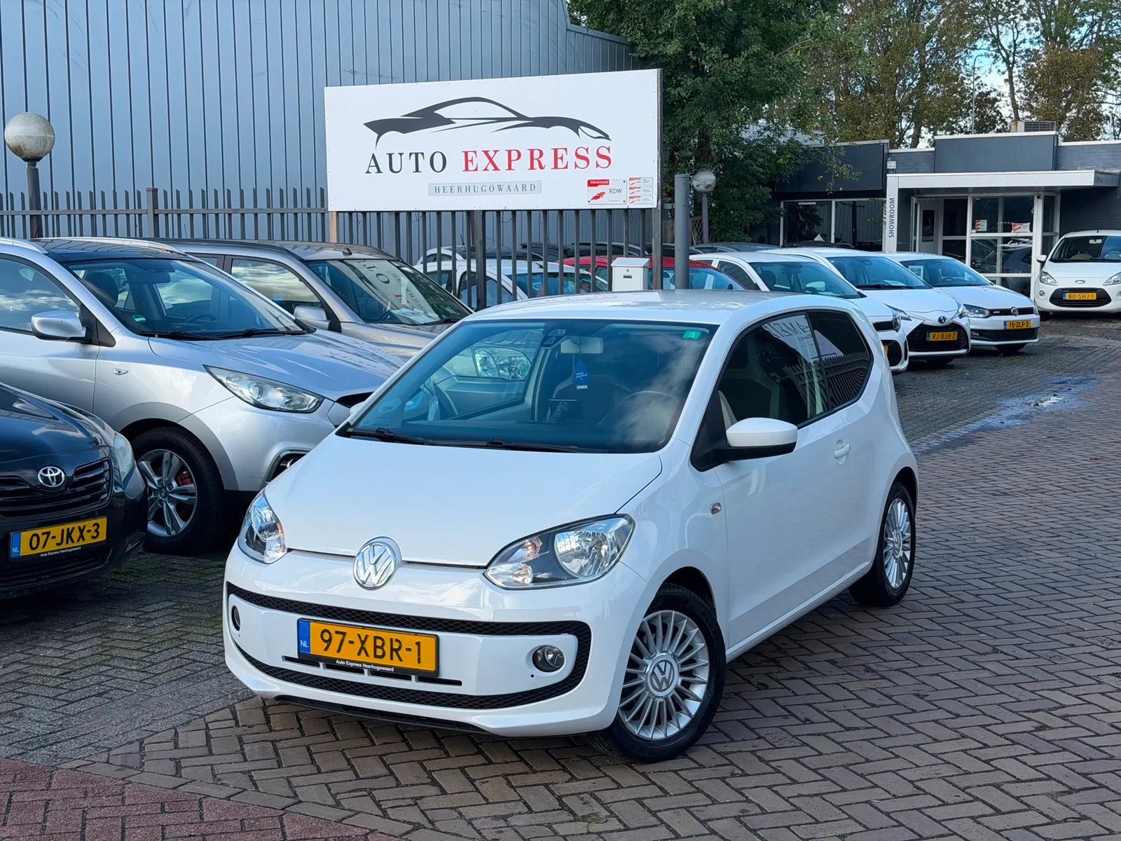 Volkswagen Up! (2012) — foto 1