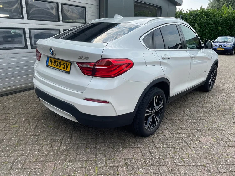 BMW X4 (2016) — foto 1