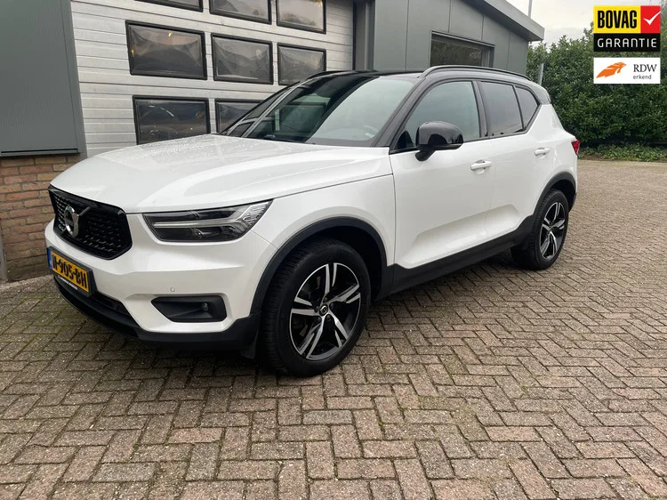 Volvo XC40 (2018) — foto 1