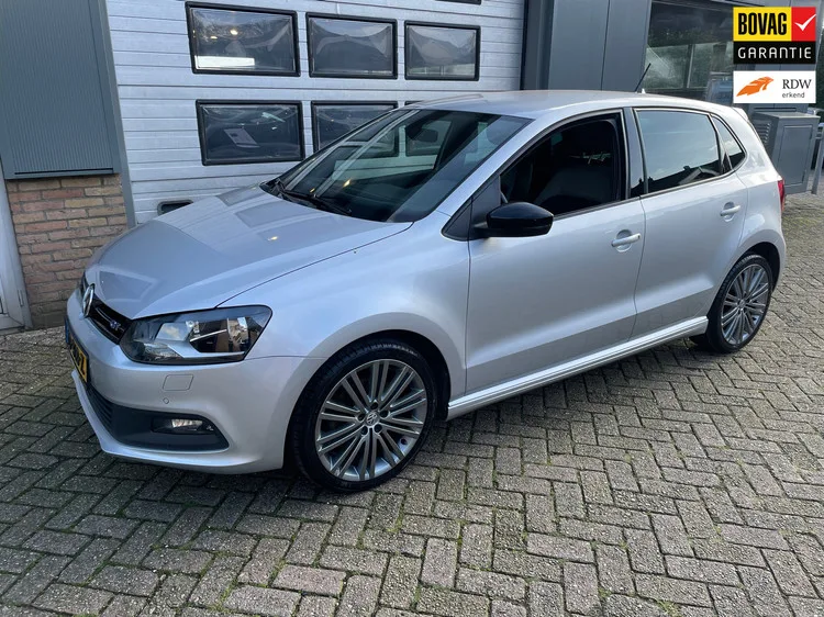 Volkswagen Polo (2015) — foto 1