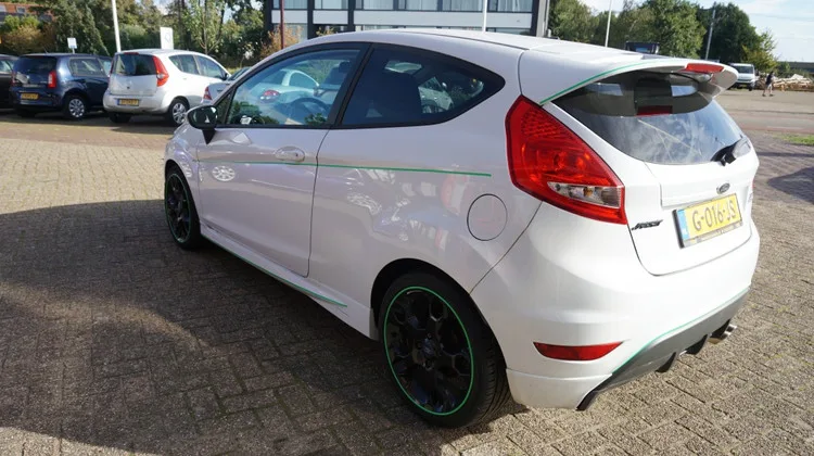 Ford Fiesta (2011) — foto 1