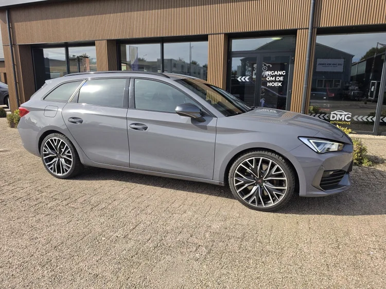 CUPRA Leon Sportstourer (2022) — foto 1