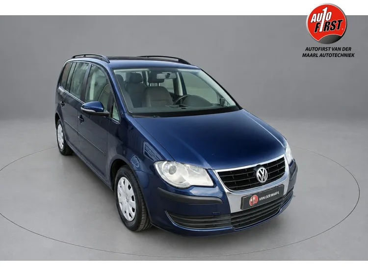 Volkswagen Touran (2010) — foto 1