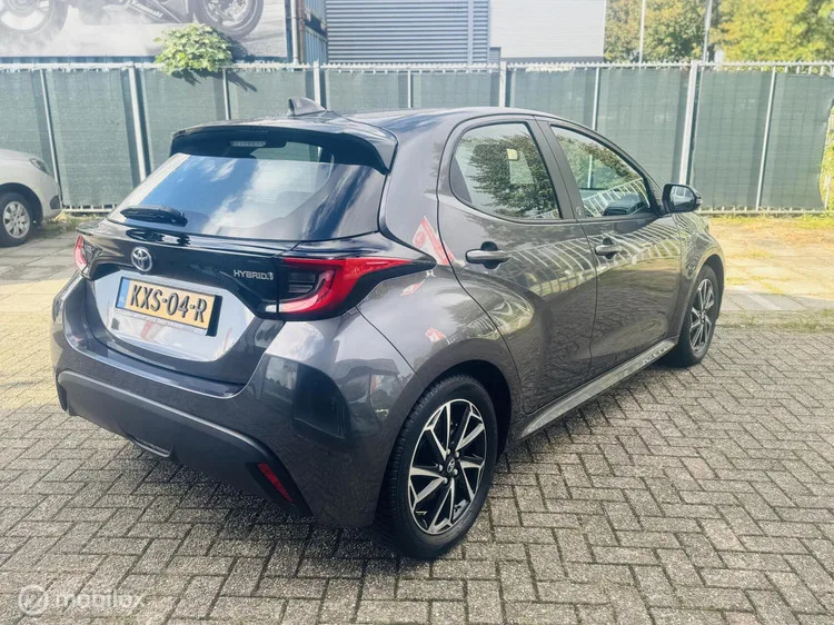 Toyota Yaris (2022) — foto 1
