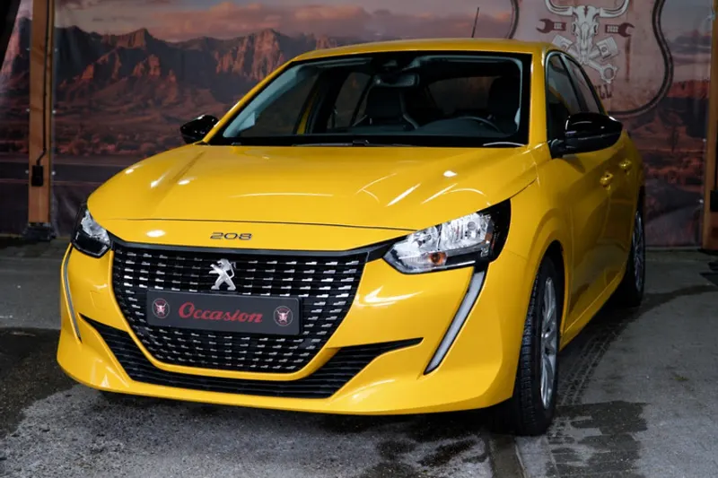 Peugeot 208 (2023)