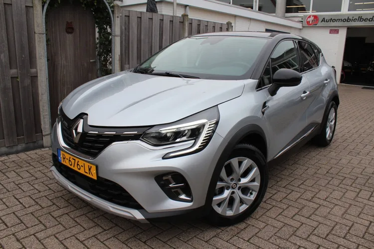 Renault Captur (2022) — foto 1