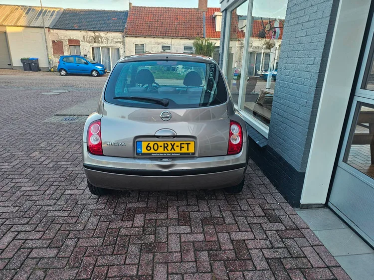 Nissan Micra (2005) — foto 1