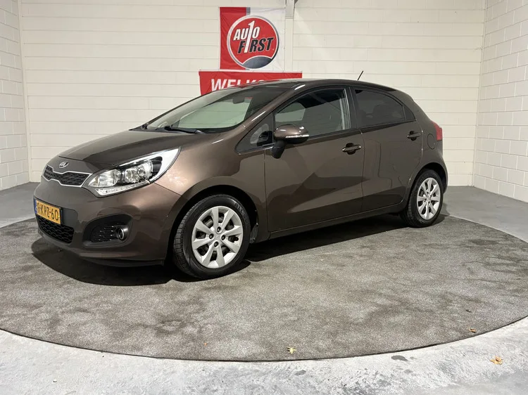 Kia Rio (2013) — foto 1