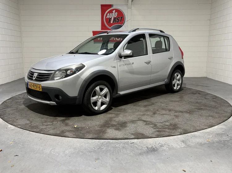 Dacia Sandero (2011) — foto 1