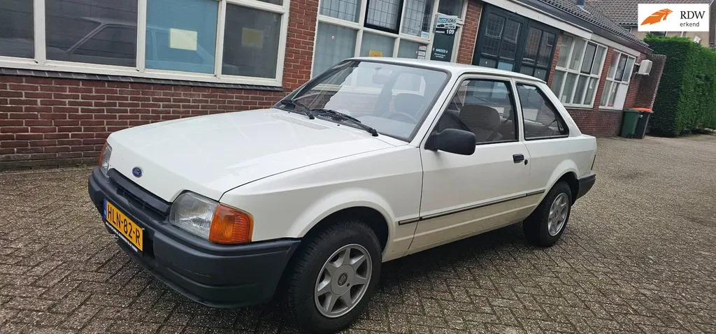 Ford Escort (1986) — foto 1