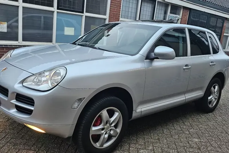 Porsche Cayenne (2005)