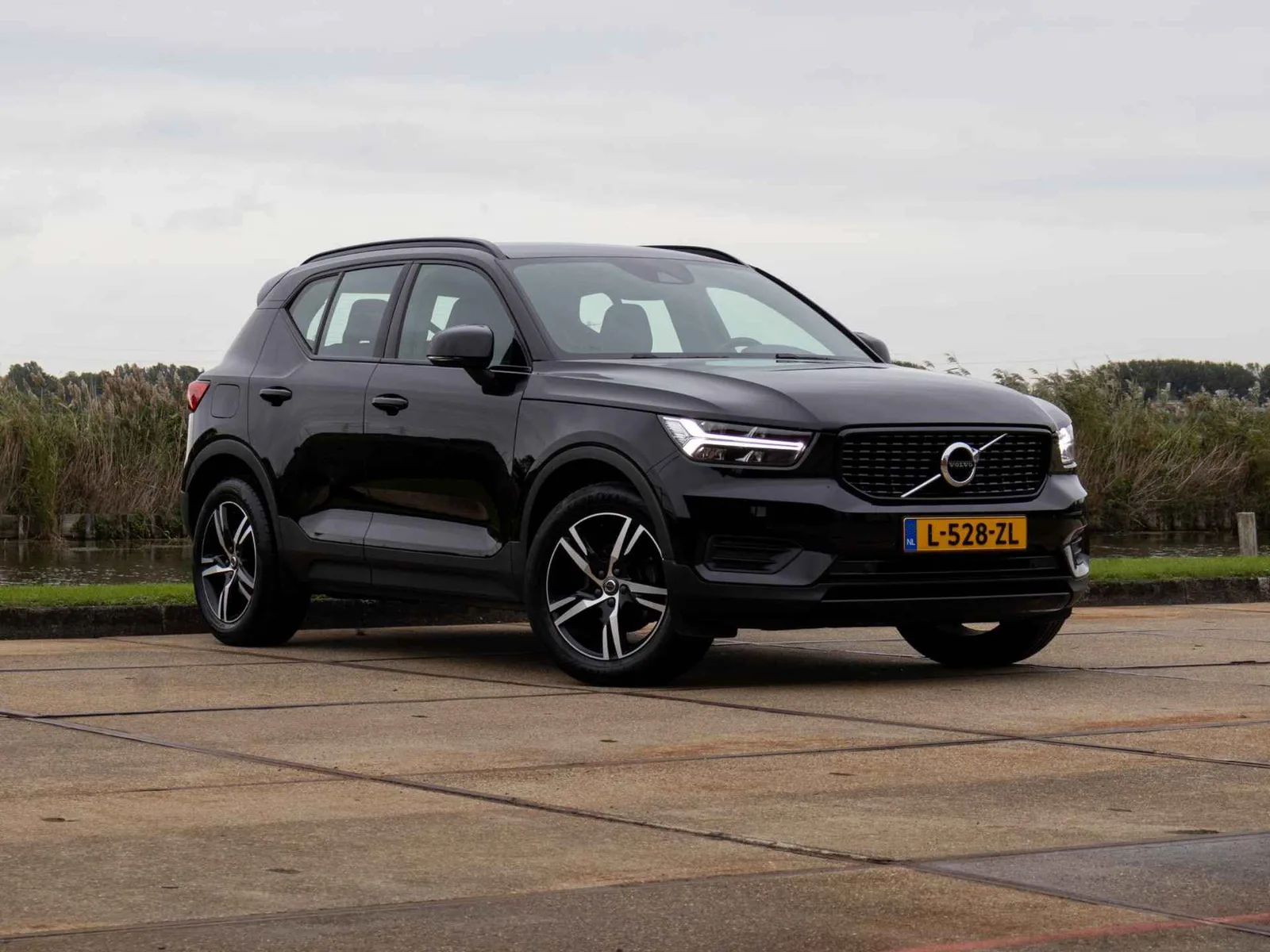 Volvo XC40 (2021) — foto 1