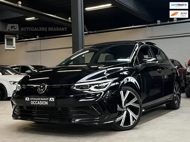Volkswagen Golf (2020) — foto 1