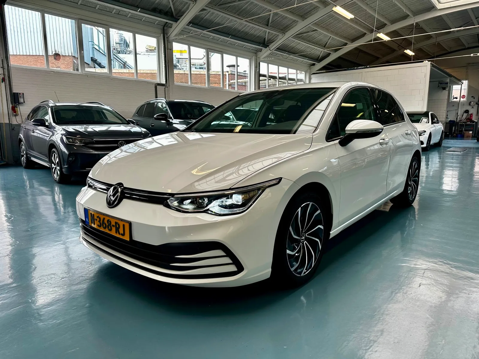 Volkswagen Golf (2020) — foto 1