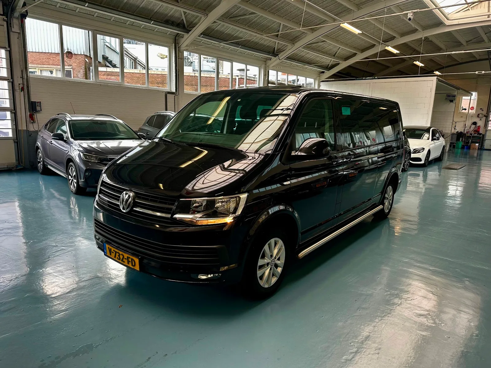 Volkswagen Transporter (2017) — foto 1