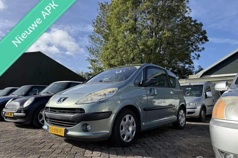 Peugeot 1007 (2005)