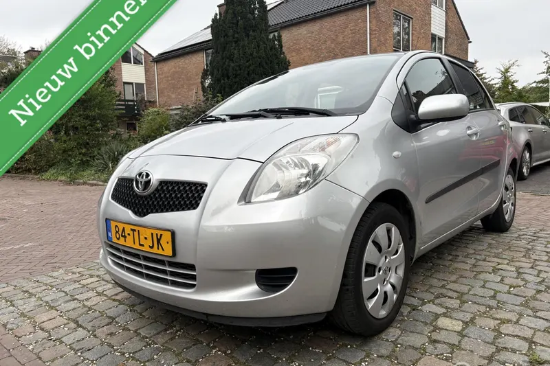 Toyota Yaris (2006)