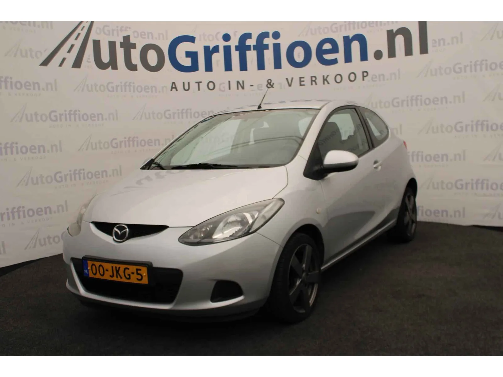 Mazda 2 (2009) — foto 1
