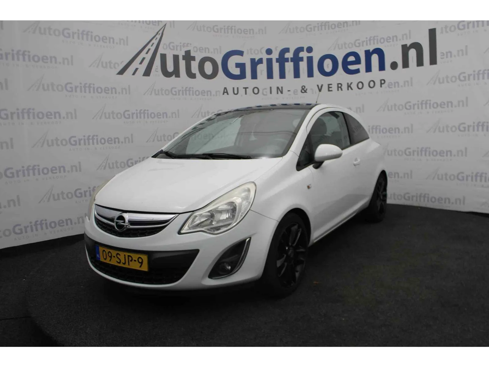 Opel Corsa (2011) — foto 1