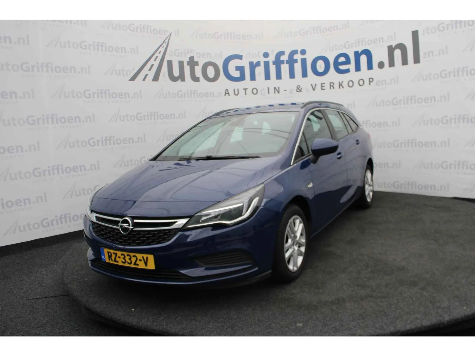 Opel Astra (2018) — foto 1