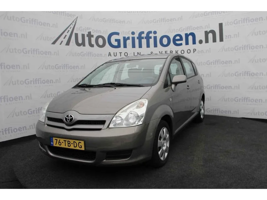 Toyota Corolla Verso (2006) — foto 1