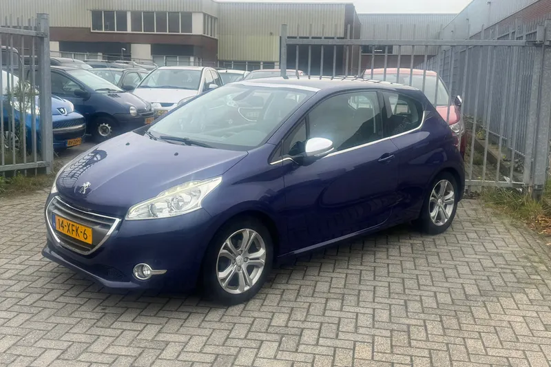 Peugeot 208 (2012)