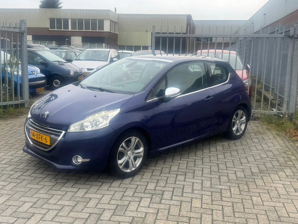 Peugeot 208 (2012) — foto 1