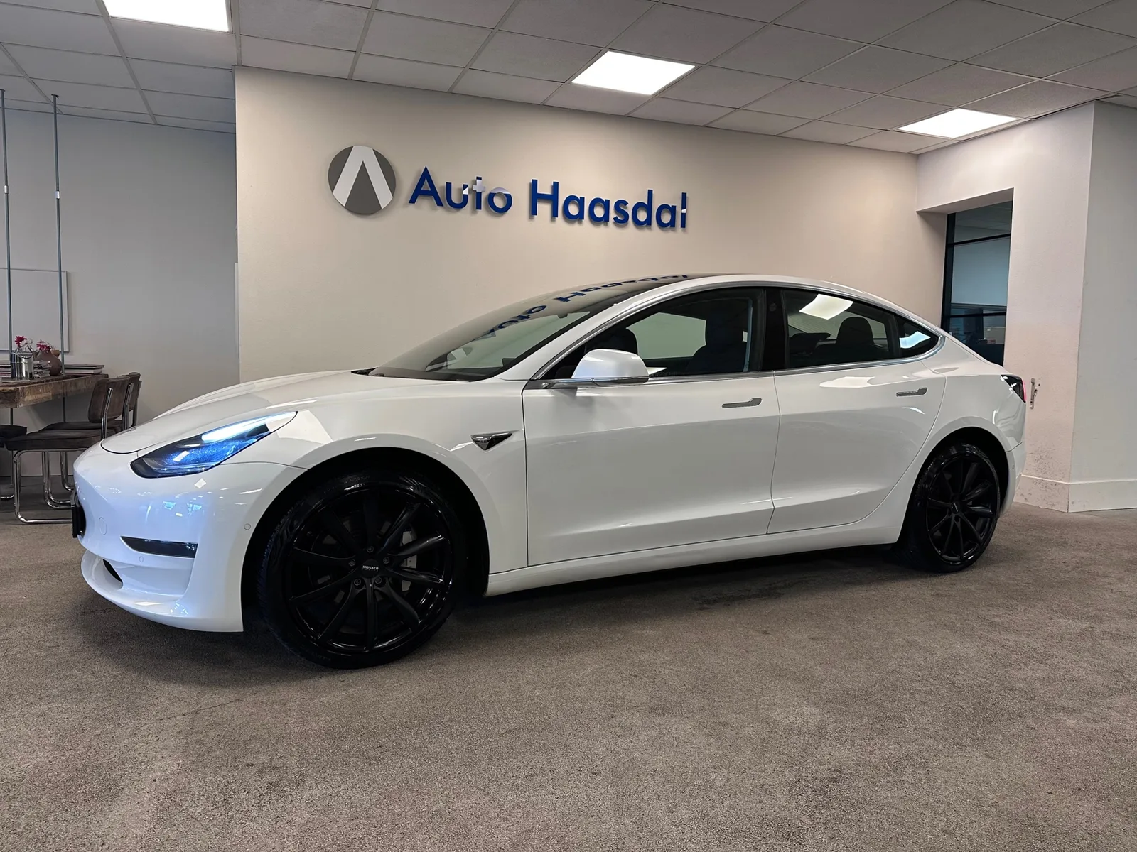 Tesla Model 3 (2019) — foto 1