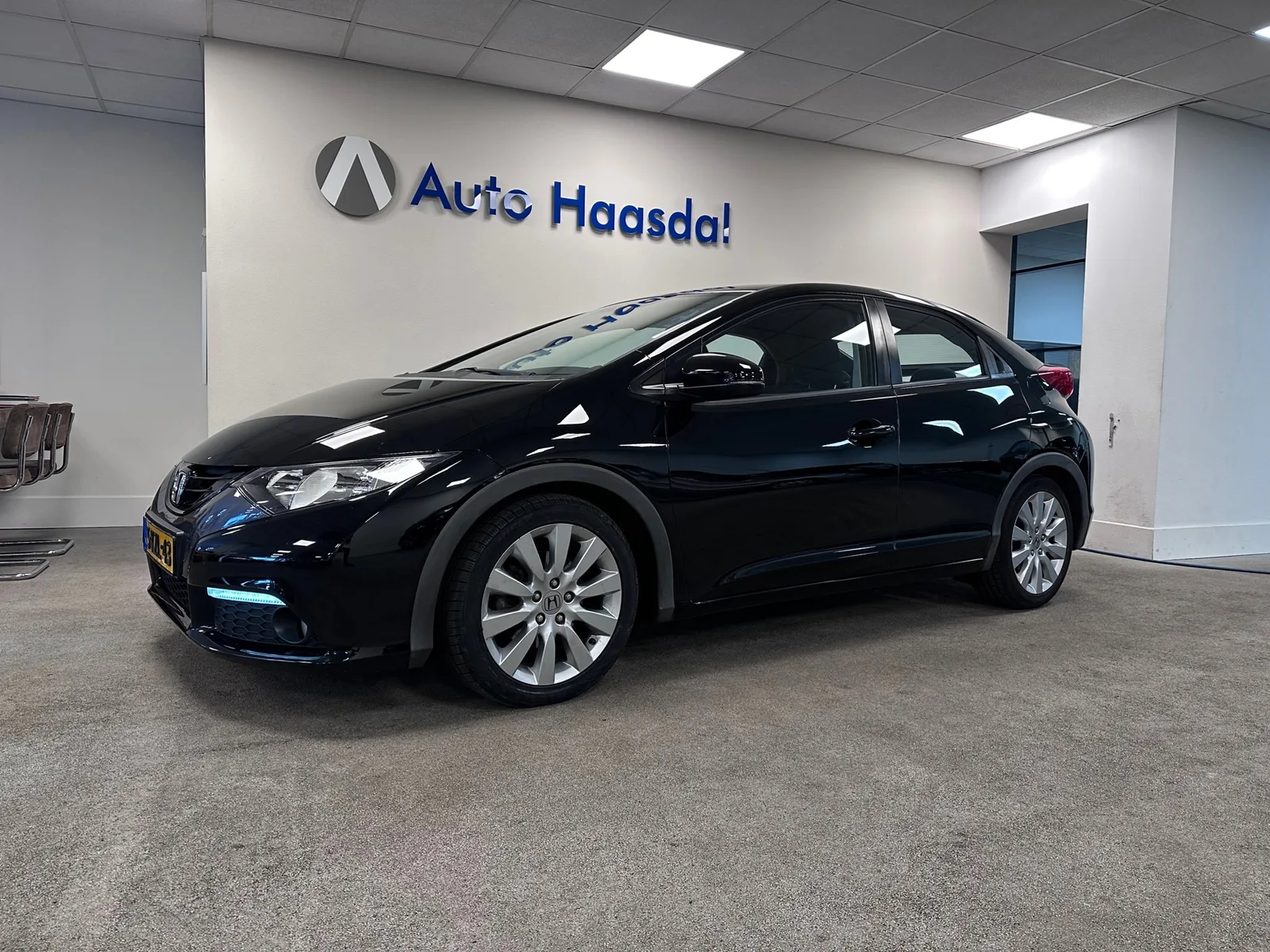 Honda Civic (2013) — foto 1
